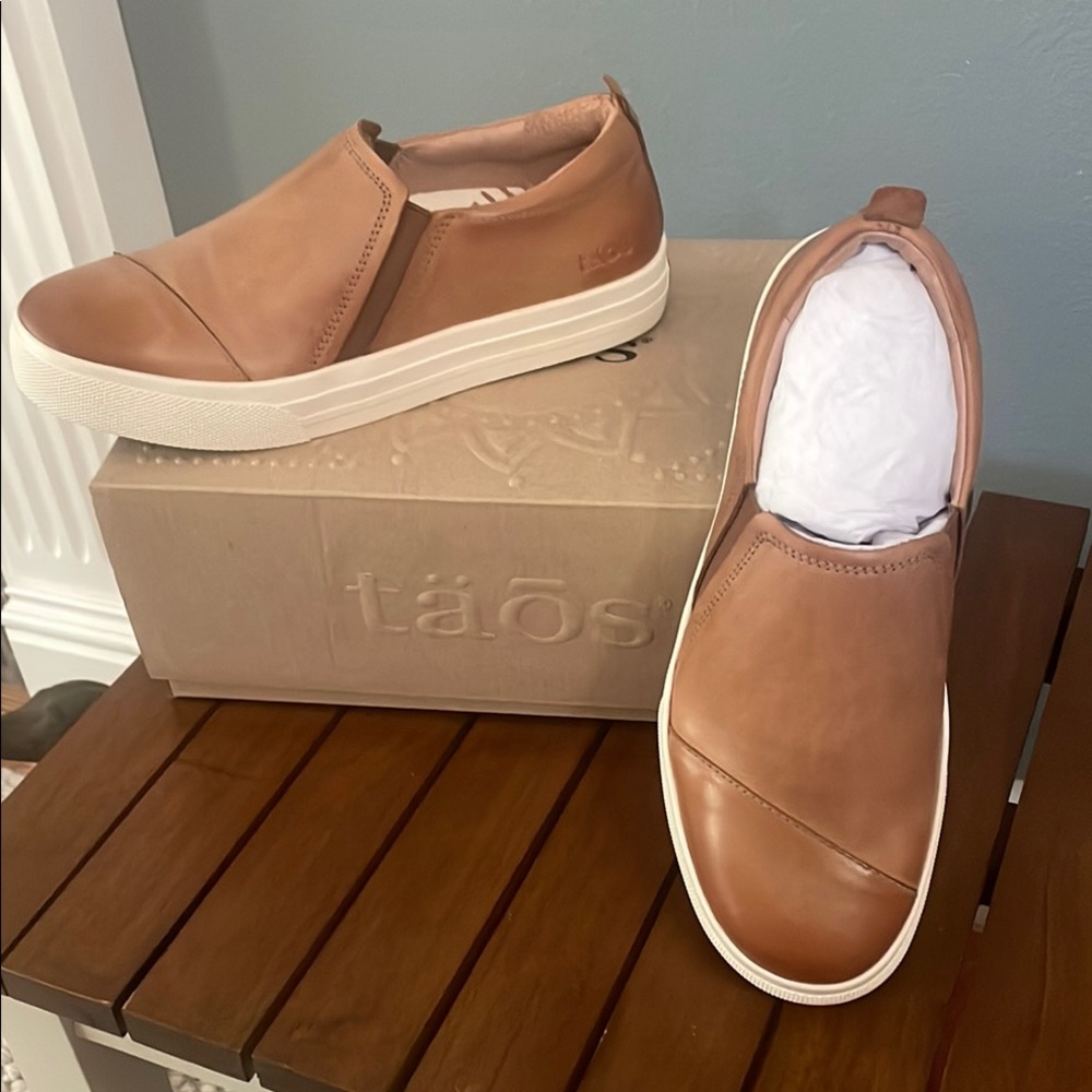 Taos Footwear Women’s Tan Slip-On Shoes